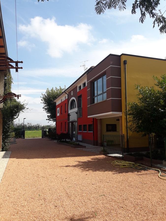 Dolce Vita Lovely Suites Cavriago Bagian luar foto